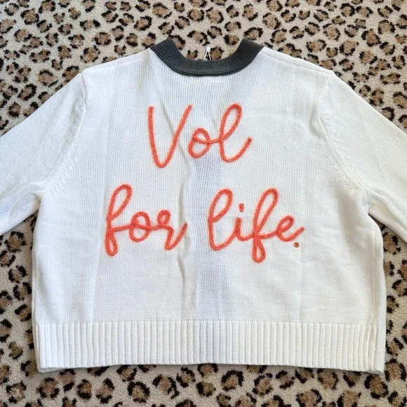 Elegant White Cardigan with Gray Trim and Red Buttons - Picture 2 of 2